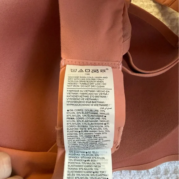 Athleta Ritual Tee Shirt Bra 36D in Coral Orange Soft Padded Smooth No Underwire - Picture 11 of 13